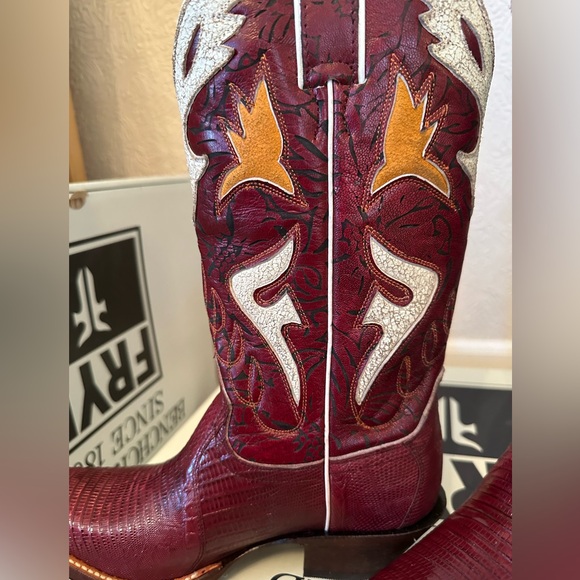 These gorgeous Frye Lily Lizard cowboy boots will be the star in your closet. - Picture 5 of 8